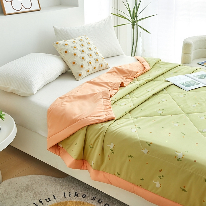 91家纺网 家纺一手货源 找家纺 欧朵家纺 2025新款A类奶小棉立体印花夏被 小鹅乐园