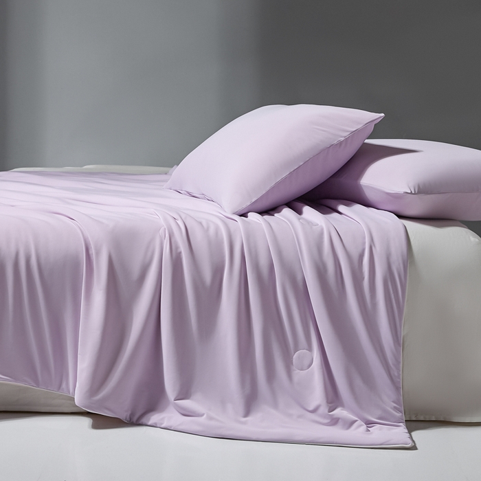 91家纺网 家纺一手货源 找家纺 梦恬佳 2025新款高克重140g凉感丝冰丝仿锦氨夏凉被被子被芯 旷野-星空紫