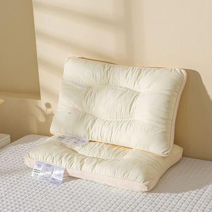 91家纺网 家纺一手货源 找家纺 萌番宝 2025新款丝享护颈枕五星级酒店枕护颈睡眠单人家用 米黄色
