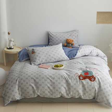 91家纺网 家纺一手货源 找家纺 怡家居 2025新款色织大提花贴布绣四件套 呆萌熊-蓝