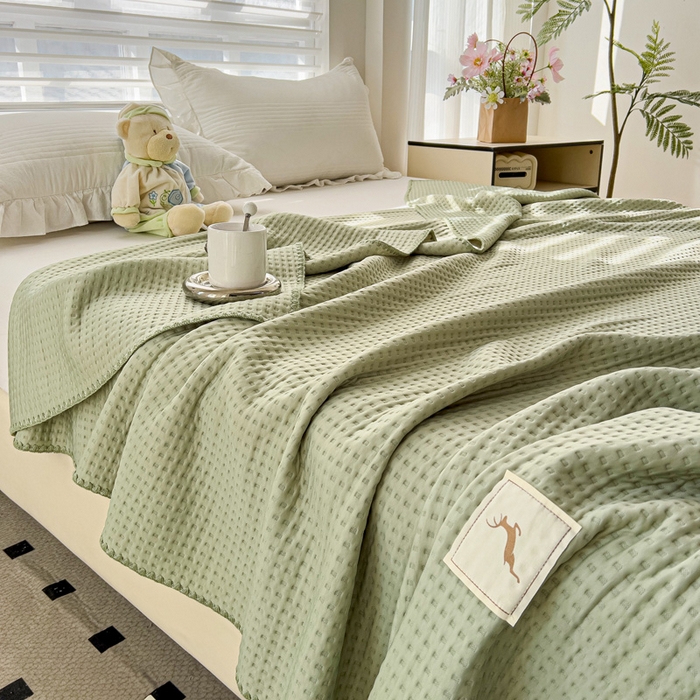 91家纺网 家纺一手货源 找家纺 十九色 2025新款全尺寸三角针盖毯夏被华夫格双面冷感夏被毯 抹茶绿