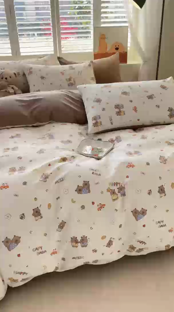 91家纺网 家纺一手货源 找家纺 宜家坊 2025热款全棉四件套学生床三件套单品床单床笠单被套印花小清新卡通碎花纯棉三四件套 卡皮吧啦