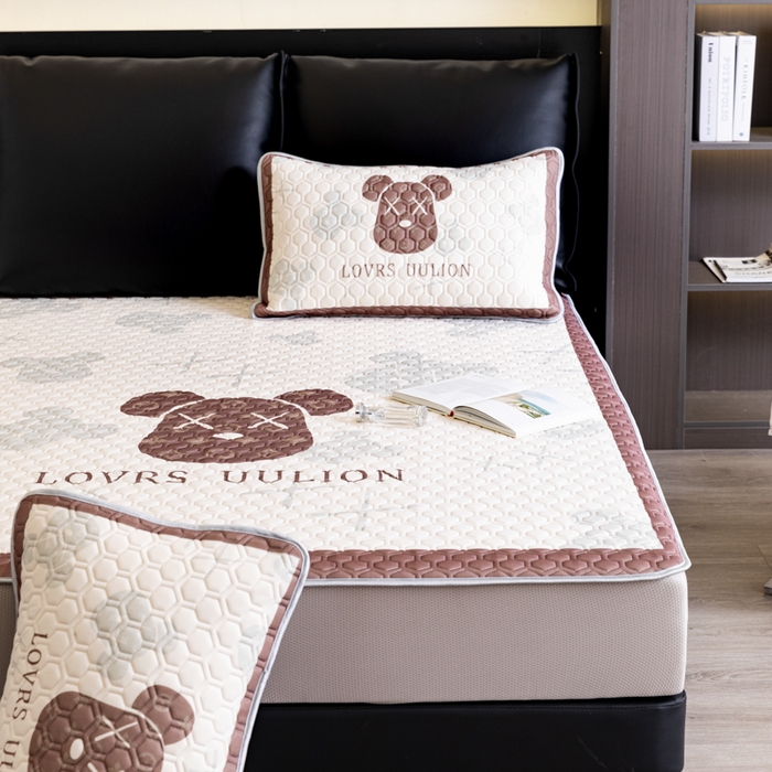 91家纺网 家纺一手货源 找家纺 摩卡（乐趣） 2025新款春夏新款夏凉被 冰激凌大豆夏被 熊头咖