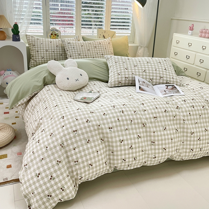 91家纺网 家纺一手货源 找家纺 宜家坊 2025热款全棉四件套学生床三件套单品床单床笠单被套印花小清新卡通碎花纯棉三四件套 樱桃格子绿