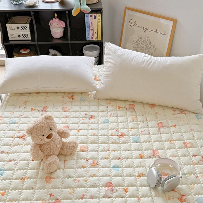 91家纺网 家纺一手货源 找家纺 澳萝拉 2025新款纯棉双层纱印花软床垫床褥 派对小象