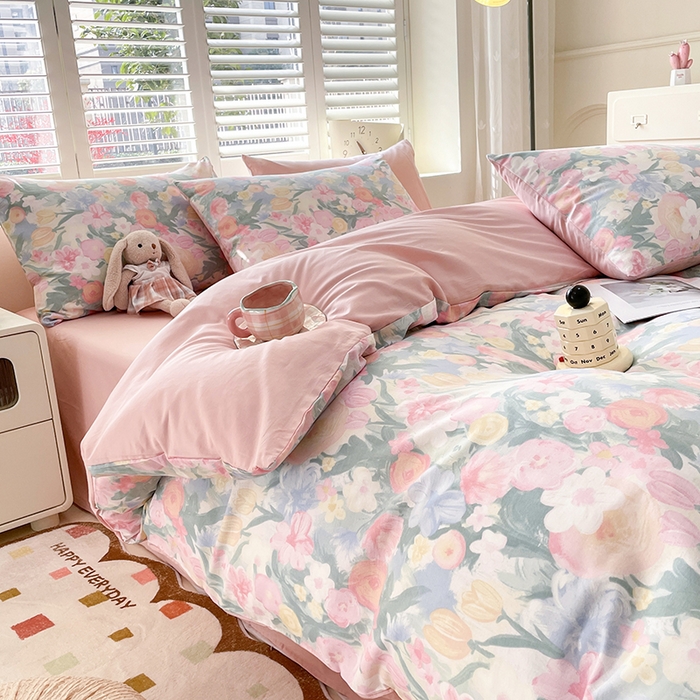 91家纺网 家纺一手货源 找家纺 宜家坊 2025热款全棉四件套学生床三件套单品床单床笠单被套印花小清新卡通碎花纯棉三四件套 郁金花开