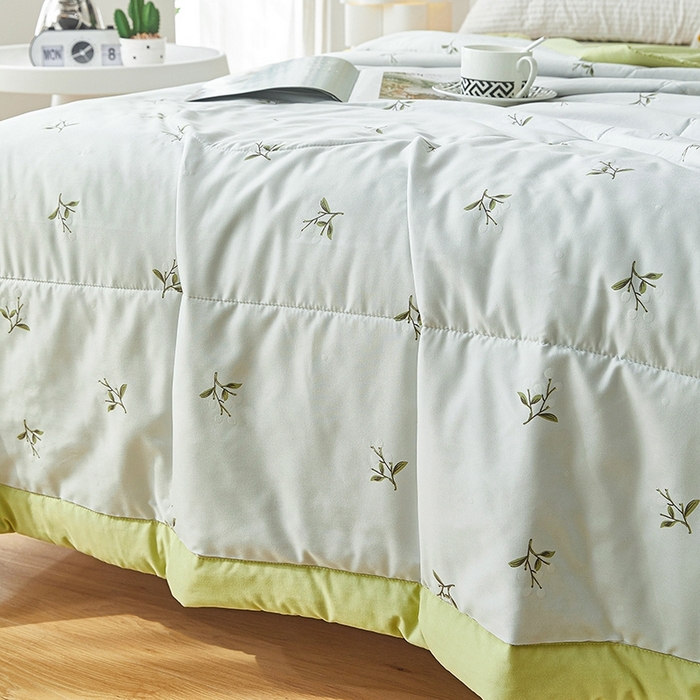 91家纺网 家纺一手货源 找家纺 欧朵家纺 2025新款A类奶小棉立体印花夏被 幸运花