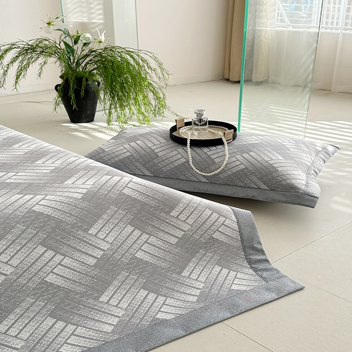 91家纺网 家纺一手货源 找家纺 网客家纺 2025新款高分子PE（聚乙烯）提花凉感软席 几何梦镜