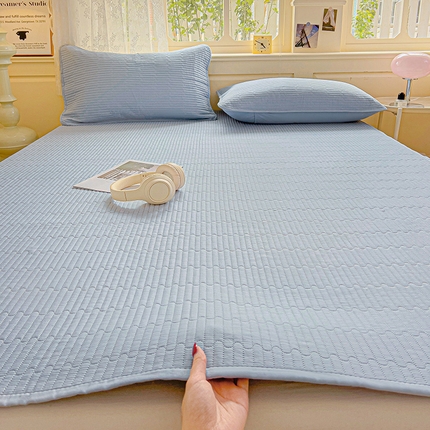 91家纺网 家纺一手货源 找家纺 漫时光 2025新款亲肤舒适纯色素色垫子空调软席 露草