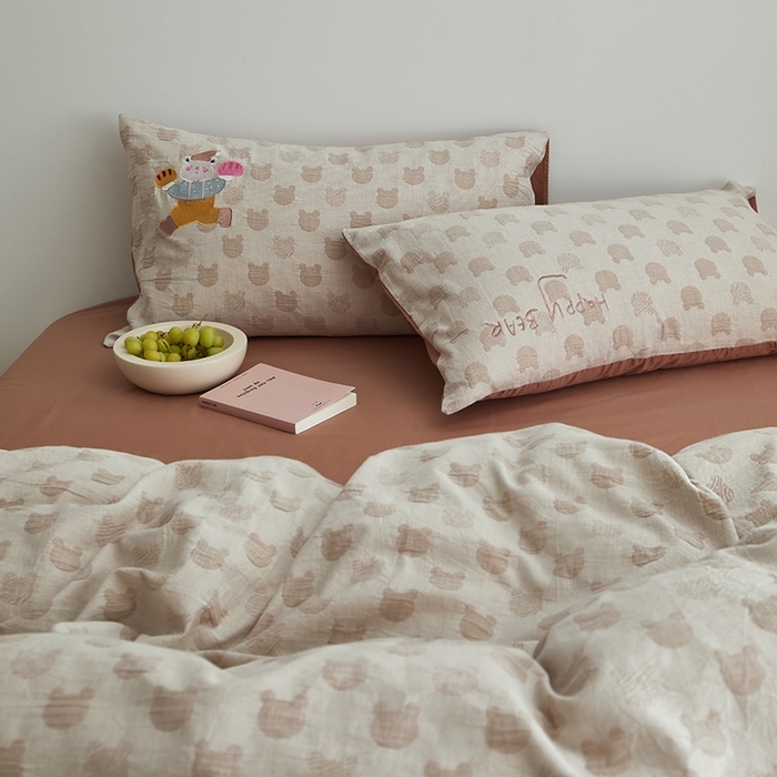 91家纺网 家纺一手货源 找家纺 怡家居 2025新款色织大提花贴布绣四件套 贪吃帽子熊