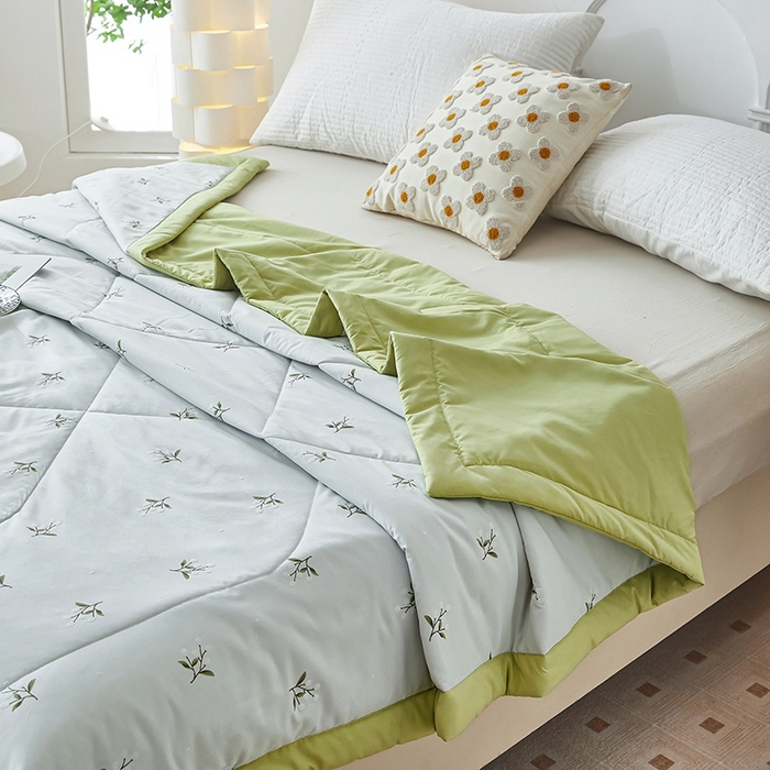 91家纺网 家纺一手货源 找家纺 欧朵家纺 2025新款A类奶小棉立体印花夏被 幸运花