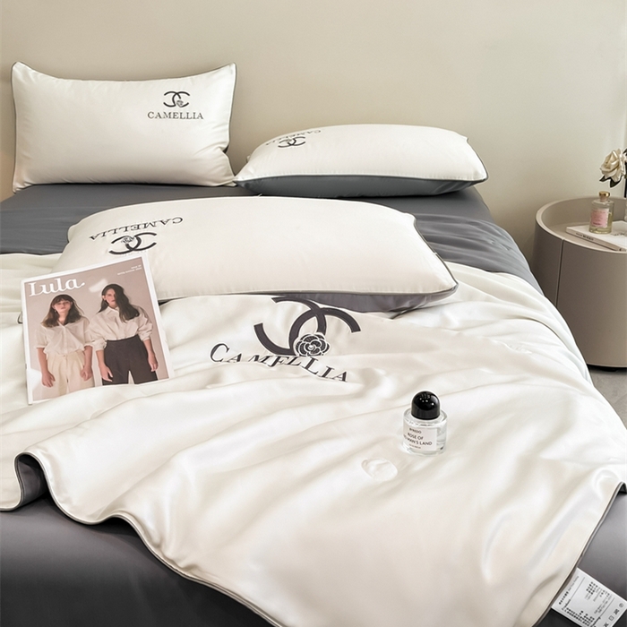 91家纺网 家纺一手货源 找家纺 利欧 2025新款茶花水洗天丝夏被四件套 茶花-米黄+摩卡灰