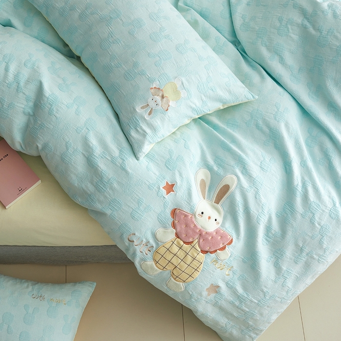 91家纺网 家纺一手货源 找家纺 怡家居 2025新款色织大提花贴布绣四件套 可爱兔-蓝