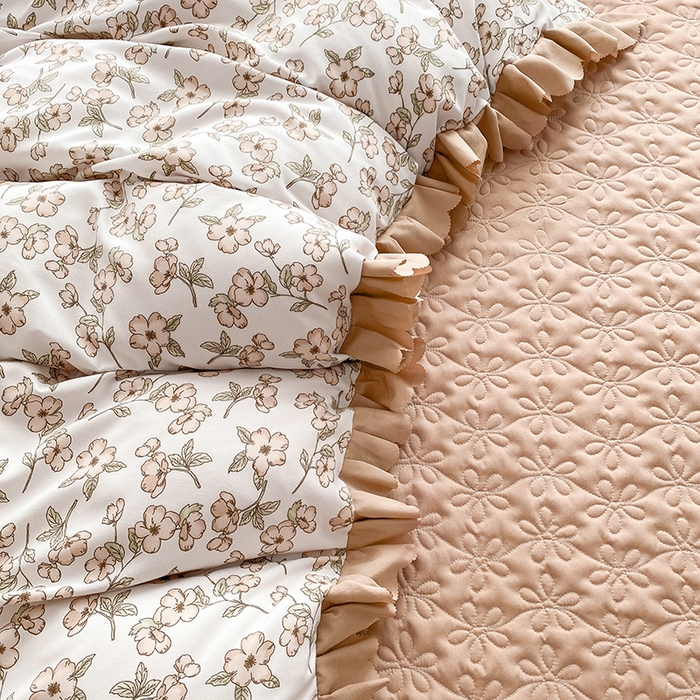 91家纺网 家纺一手货源 找家纺 提花大世界 2025直播热款A类针织棉双层纱夹棉床盖床裙花边单件三件四件套 波西花园