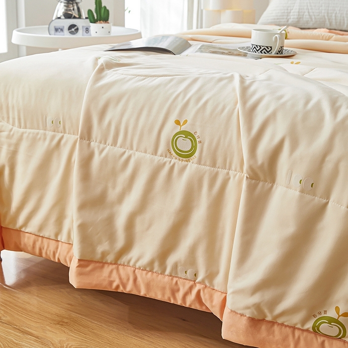 91家纺网 家纺一手货源 找家纺 欧朵家纺 2025新款A类奶小棉立体印花夏被 苹果派