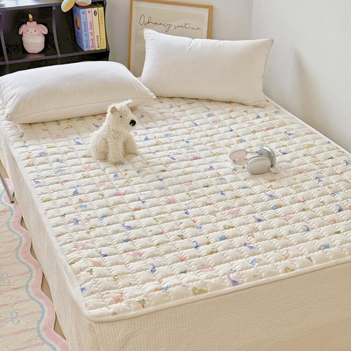 91家纺网 家纺一手货源 找家纺 澳萝拉 2025新款纯棉双层纱印花软床垫床褥 恐龙奇趣