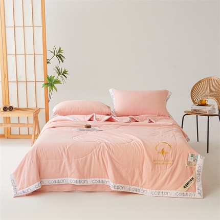 91家纺网 家纺一手货源 找家纺 总  新疆纯棉花被宽边绣花款全棉水洗棉夏凉被空调被薄款春秋被