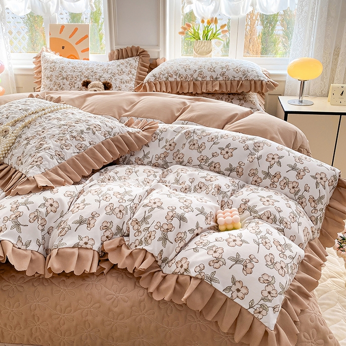 91家纺网 家纺一手货源 找家纺 提花大世界 2025直播热款A类针织棉双层纱夹棉床盖床裙花边单件三件四件套 波西花园