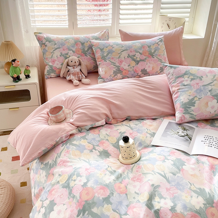 91家纺网 家纺一手货源 找家纺 宜家坊 2025热款全棉四件套学生床三件套单品床单床笠单被套印花小清新卡通碎花纯棉三四件套 郁金花开