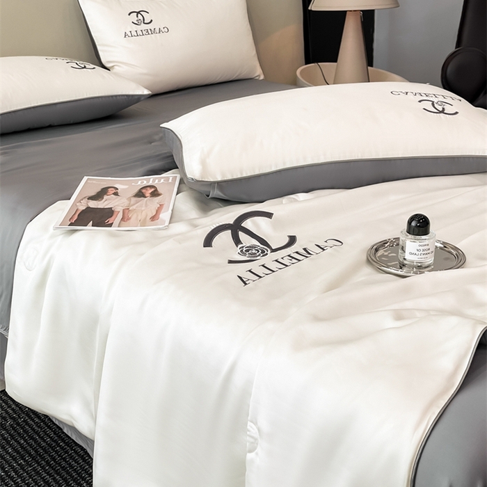 91家纺网 家纺一手货源 找家纺 利欧 2025新款茶花水洗天丝夏被四件套 茶花-米黄+摩卡灰