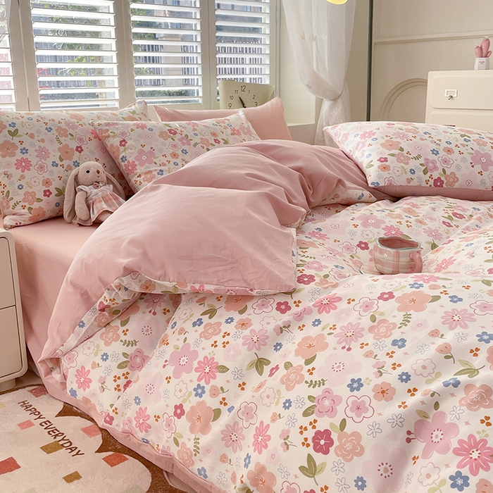 91家纺网 家纺一手货源 找家纺 宜家坊 2025热款全棉四件套学生床三件套单品床单床笠单被套印花小清新卡通碎花纯棉三四件套 粉色浪漫