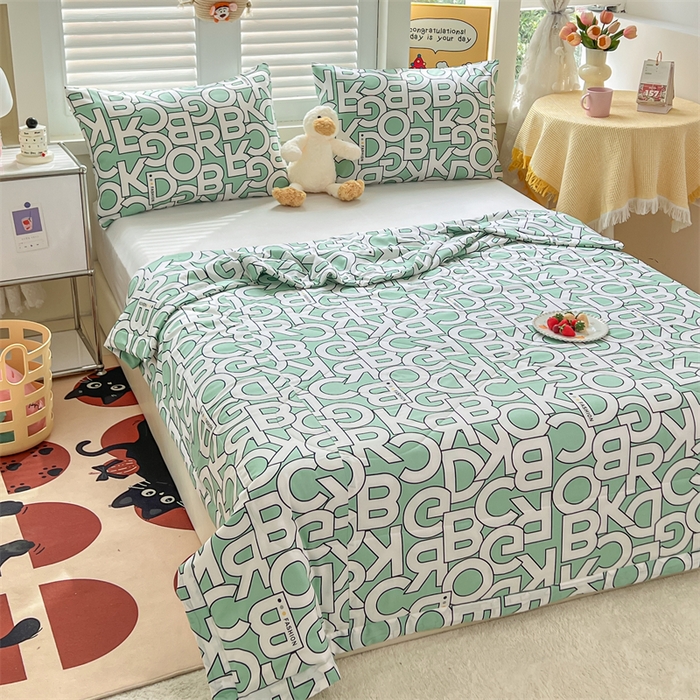 91家纺网 家纺一手货源 找家纺 天瑜 2024新款棉绸苏香绸舒香绸夏被人造棉夏凉被 字母绿