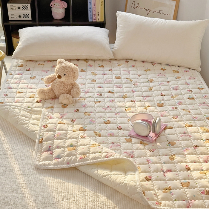 91家纺网 家纺一手货源 找家纺 澳萝拉 2025新款纯棉双层纱印花软床垫床褥 欢乐时光