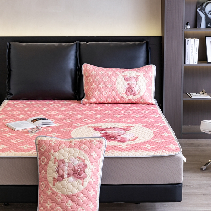 91家纺网 家纺一手货源 找家纺 摩卡（乐趣） 2025新品乳胶凉席 天使熊粉