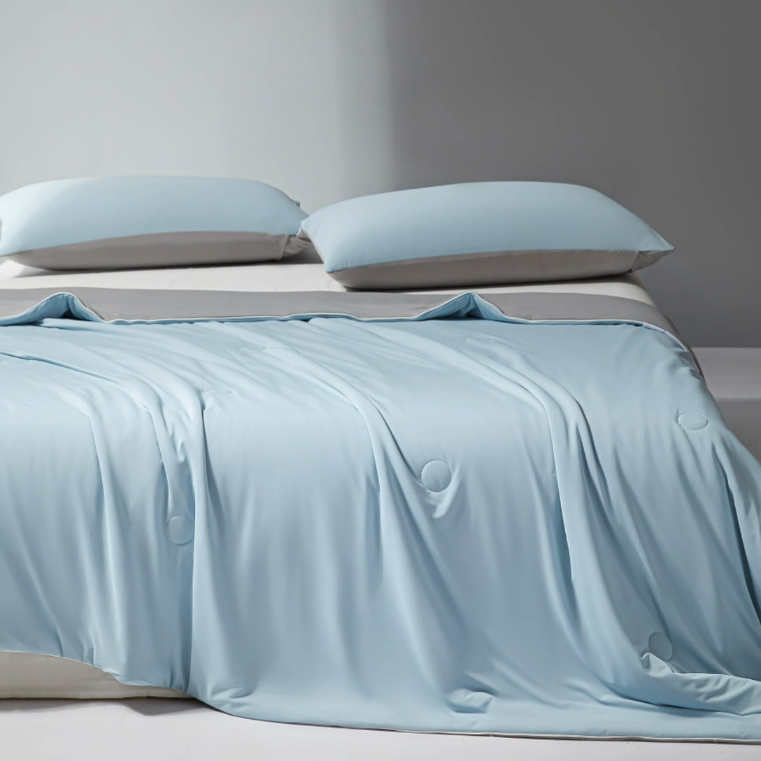 91家纺网 家纺一手货源 找家纺 梦恬佳 2025新款高克重140g凉感丝冰丝仿锦氨夏凉被被子被芯 旷野-蓝拼灰