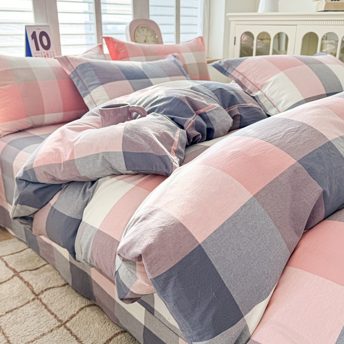 91家纺网 家纺一手货源 找家纺 喜四方 2025新款全棉色织水洗棉四件套 曲奇大格粉