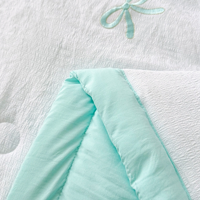 91家纺网 家纺一手货源 找家纺 芙绣家纺 2025新款蝴蝶结绣花香云纱夏被夏凉被空调被 蝴蝶结一浅绿