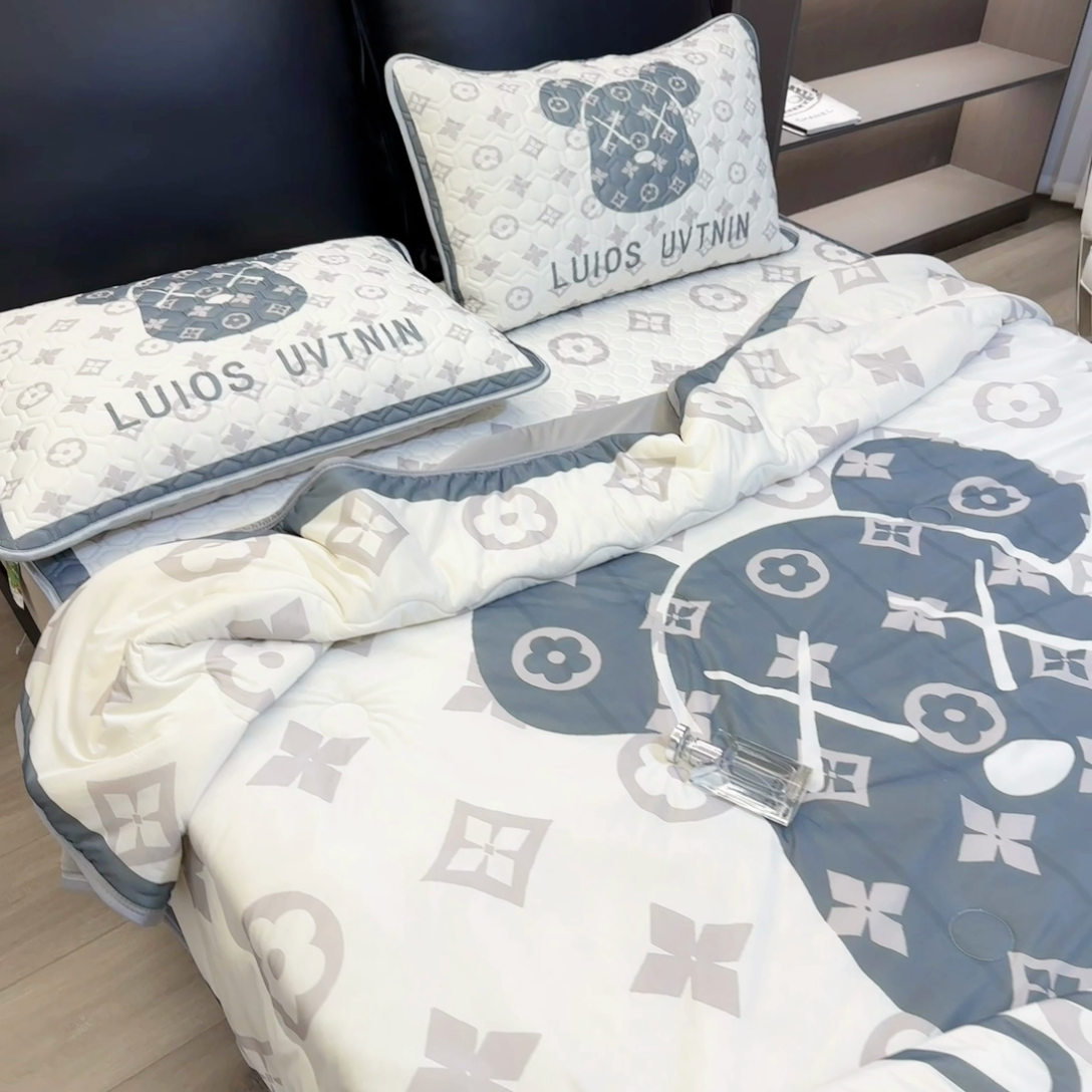 91家纺网 家纺一手货源 找家纺 摩卡（乐趣） 2025新品乳胶凉席 熊头白