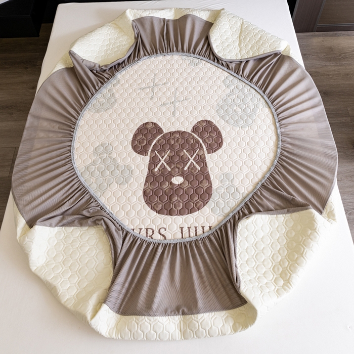 91家纺网 家纺一手货源 找家纺 摩卡（乐趣） 2025新款春夏新款夏凉被 冰激凌大豆夏被 熊头咖