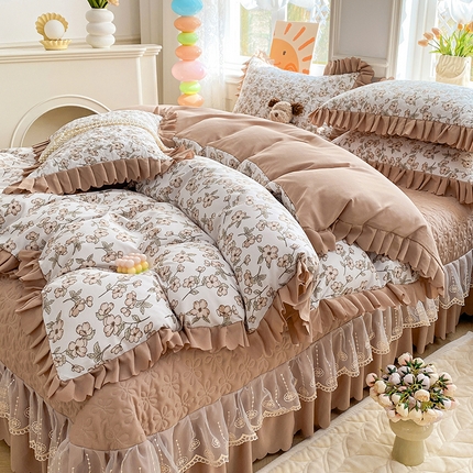 91家纺网 家纺一手货源 找家纺 提花大世界 2025直播热款A类针织棉双层纱夹棉床盖床裙花边单件三件四件套 波西花园