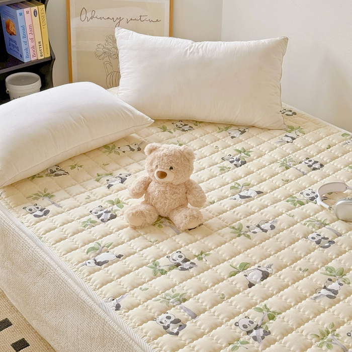 91家纺网 家纺一手货源 找家纺 澳萝拉 2025新款纯棉双层纱印花软床垫床褥 熊猫盼盼