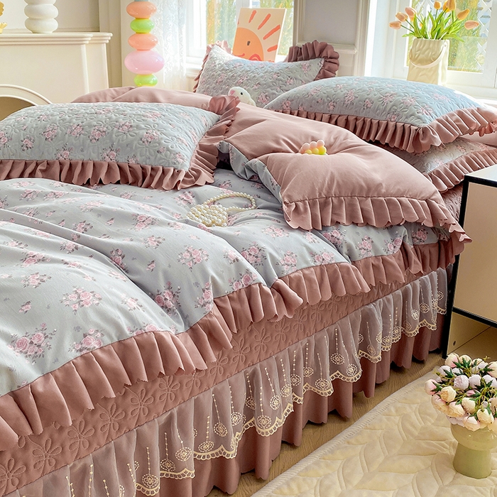 91家纺网 家纺一手货源 找家纺 提花大世界 2025直播热款A类针织棉双层纱夹棉床盖床裙花边单件三件四件套 花香丽影