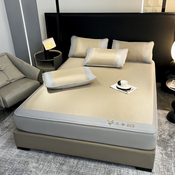 91家纺网 家纺一手货源 找家纺 航途席业 2025新款凉席三明治刺绣可水洗碳光冰丝席宽包边艾香系列 艾草刺绣藤席千鸟格床笠款咖色