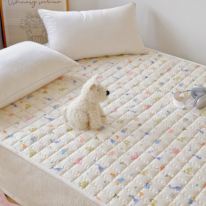 91家纺网 家纺一手货源 找家纺 澳萝拉 2025新款纯棉双层纱印花软床垫床褥 恐龙奇趣