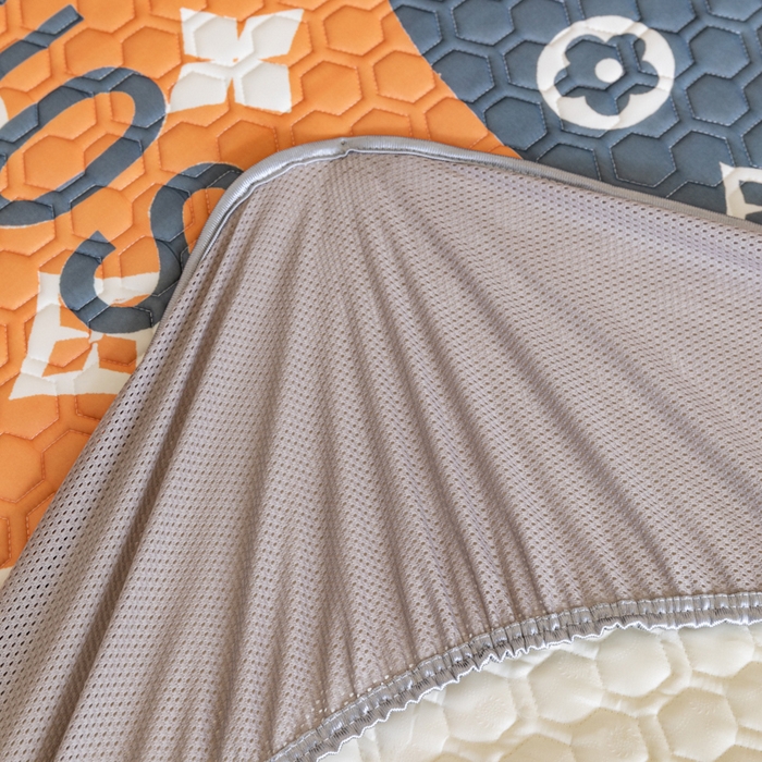 91家纺网 家纺一手货源 找家纺 摩卡（乐趣） 2025新款春夏新款夏凉被 冰激凌大豆夏被 熊头橙