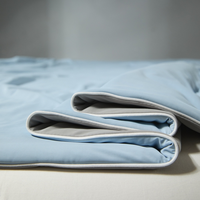 91家纺网 家纺一手货源 找家纺 梦恬佳 2025新款高克重140g凉感丝冰丝仿锦氨夏凉被被子被芯 旷野-蓝拼灰