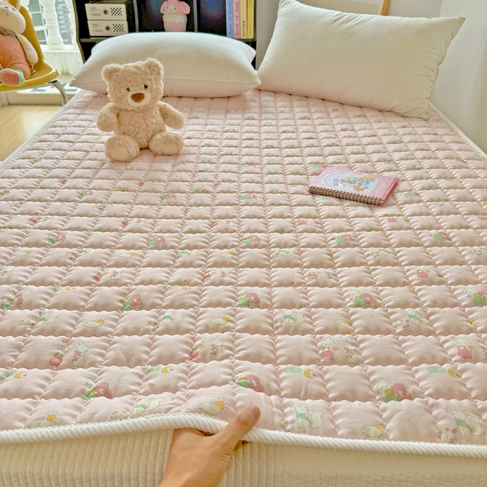 91家纺网 家纺一手货源 找家纺 澳萝拉 2025新款纯棉双层纱印花软床垫床褥 你好小兔