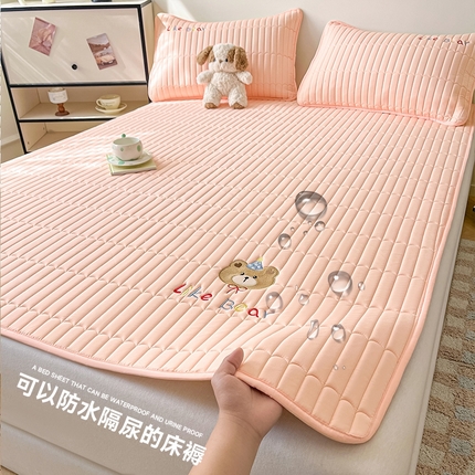 91家纺网 家纺一手货源 找家纺 （总）摩妮卡 2025新款防水夹棉刺绣床垫-美梦熊