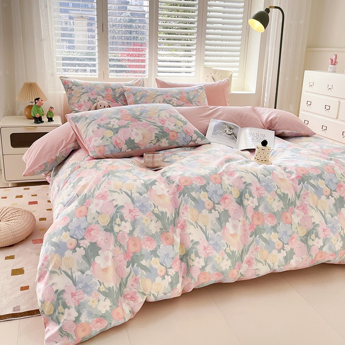 91家纺网 家纺一手货源 找家纺 宜家坊 2025热款全棉四件套学生床三件套单品床单床笠单被套印花小清新卡通碎花纯棉三四件套 郁金花开