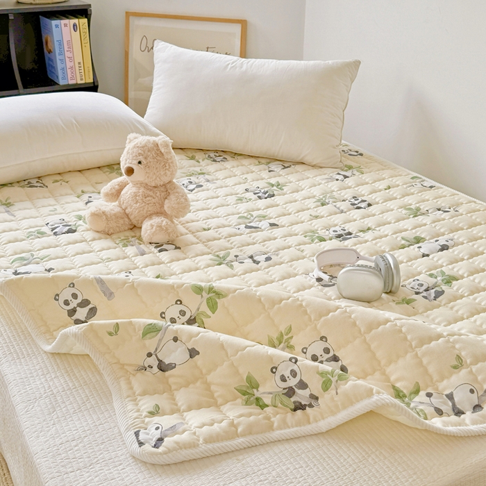 91家纺网 家纺一手货源 找家纺 澳萝拉 2025新款纯棉双层纱印花软床垫床褥 熊猫盼盼