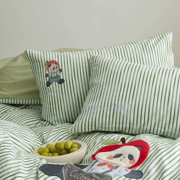 91家纺网 家纺一手货源 找家纺 怡家居 2025新款色织大提花贴布绣四件套 酷酷熊猫