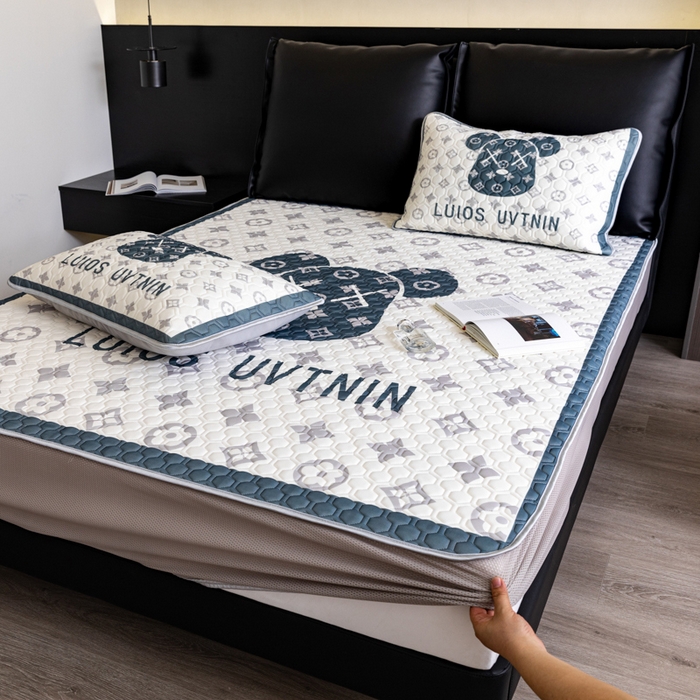 91家纺网 家纺一手货源 找家纺 摩卡（乐趣） 2025新款春夏新款夏凉被 冰激凌大豆夏被 熊头白