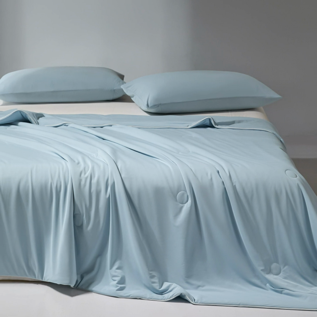 91家纺网 家纺一手货源 找家纺 梦恬佳 2025新款高克重140g凉感丝冰丝仿锦氨夏凉被被子被芯 旷野-星空蓝