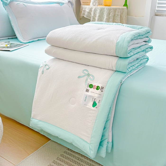 91家纺网 家纺一手货源 找家纺 芙绣家纺 2025新款蝴蝶结绣花香云纱夏被夏凉被空调被 蝴蝶结一浅绿