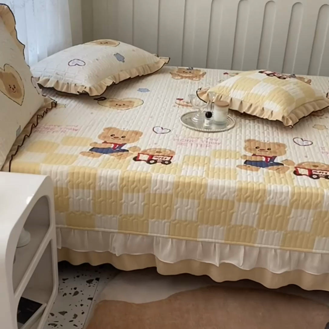 91家纺网 家纺一手货源 找家纺 美优兰 2025新款全棉防滑榻榻米炕垫纯棉床盖三件套 黄油小熊