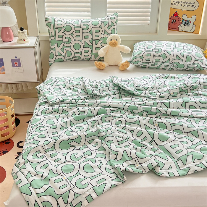 91家纺网 家纺一手货源 找家纺 天瑜 2024新款棉绸苏香绸舒香绸夏被人造棉夏凉被 字母绿